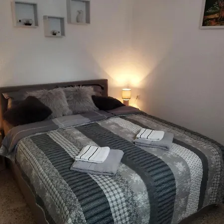 Gostinjska kuća D Premantura